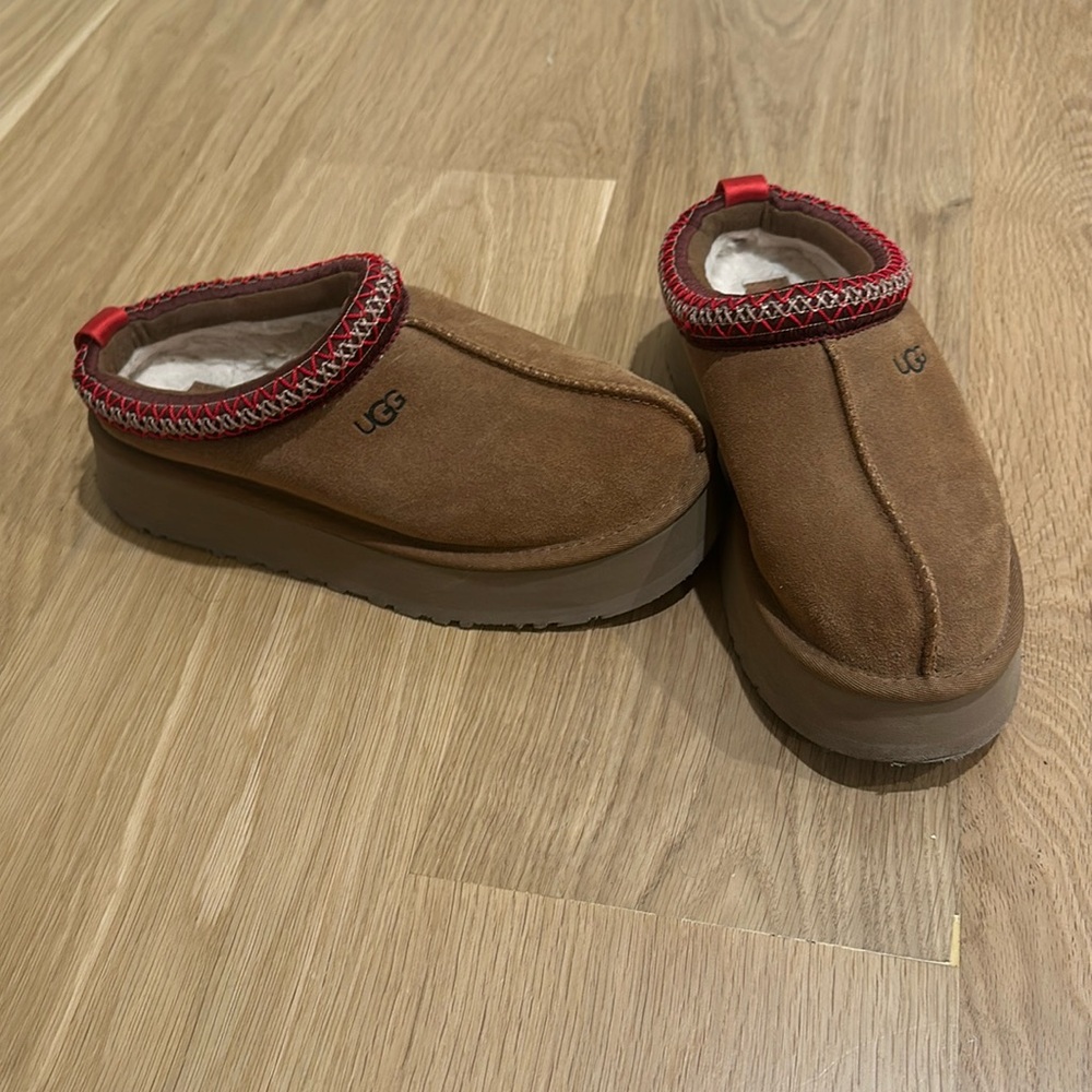 Ugg Taz Platform Size 8
